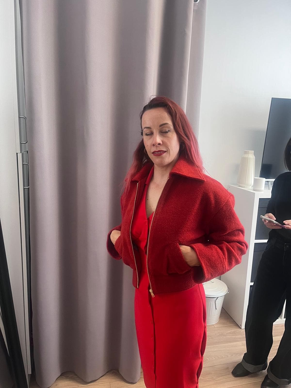 Veste Mélo portée, coloris bordeaux